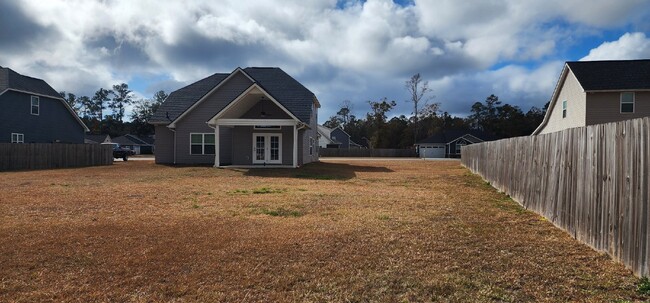 Building Photo - Almost new home close to downtown Ludowici.