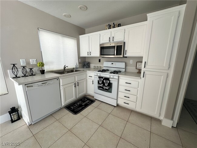 Building Photo - 2413 Rue De Bourdeaux