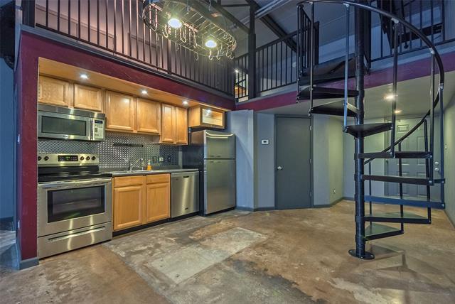 Building Photo - 215 N Walton St
