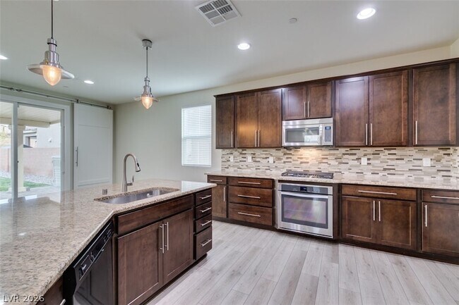 Building Photo - 2130 Emyvale Ct