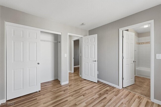 Building Photo - 10647 Bandera Mountain Ln