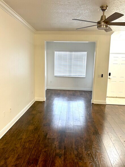 Living Space - 316 Southern Pecan Cir