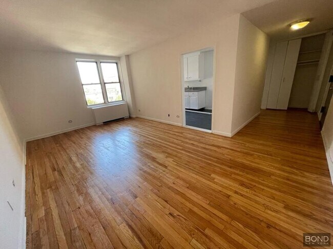 Building Photo - 1 bedroom in Queens NY 11106