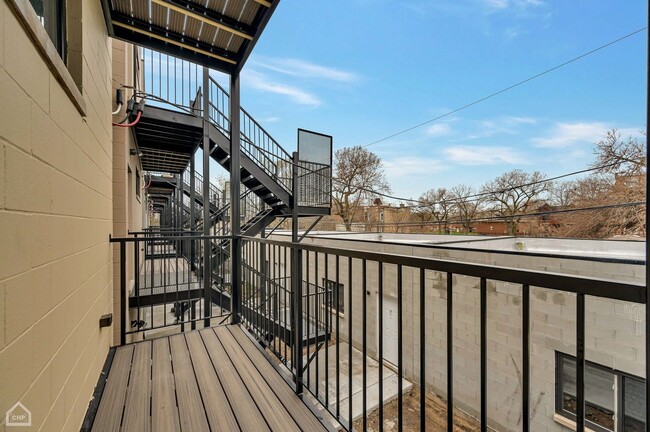 Building Photo - 4022 S Calumet Ave