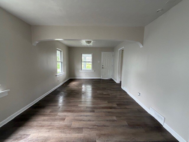 Building Photo - 208 S Bendix Dr