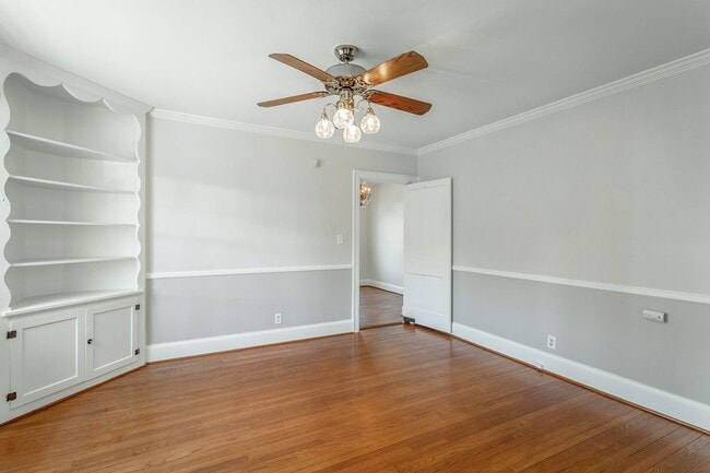 Building Photo - 3 Bedroom 2 Bath Classic