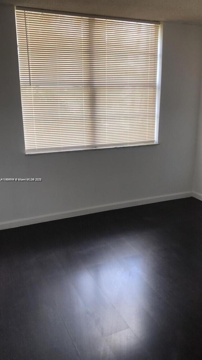 Building Photo - 494 NW 165th St