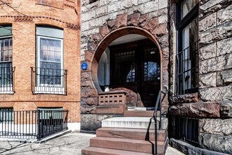 Building Photo - 1729 Park Ave