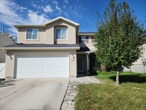Building Photo - 209 Interlochen Ln
