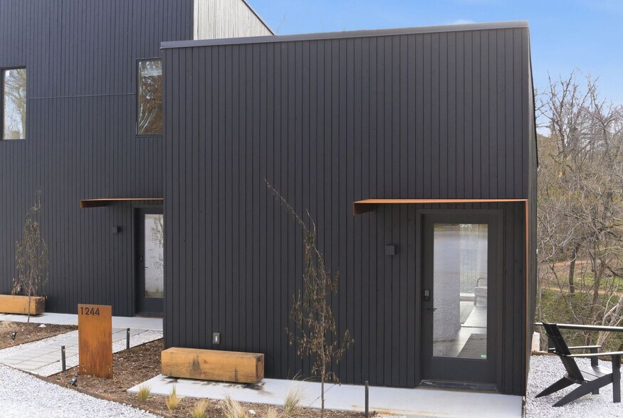 Building Photo - 1248 NW A St