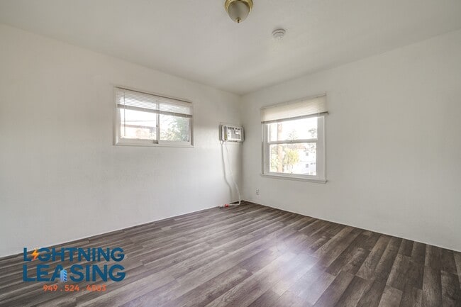 Building Photo - 14757 1/2 Vanowen-4B