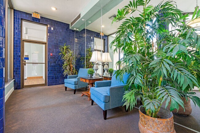 Building Photo - Fully Furnished 2-Bedroom, 2-Bath Beachfront Condo