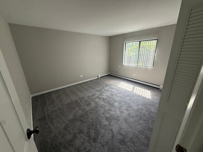 Building Photo - 1110 Chalet Dr
