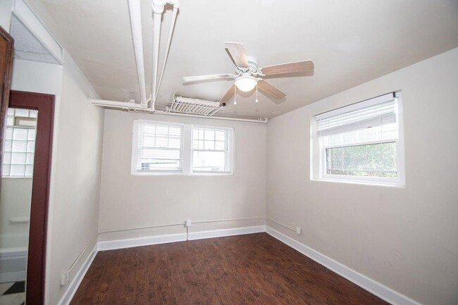 Building Photo - 5819 E Washington St