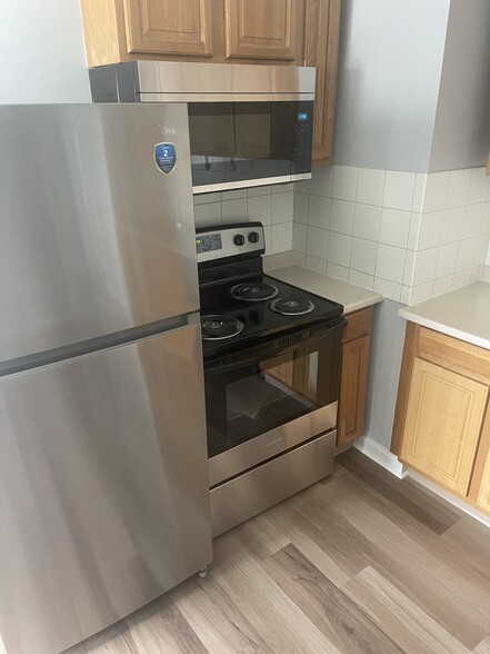 Building Photo - 16 Hanna St