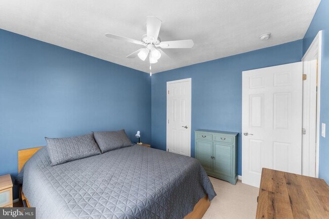 Building Photo - 10 Everglades Ln