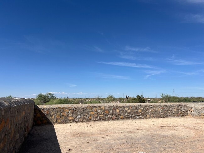 Building Photo - 12249 Bahjat Dr