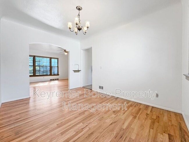 Building Photo - 1203 N 8th St