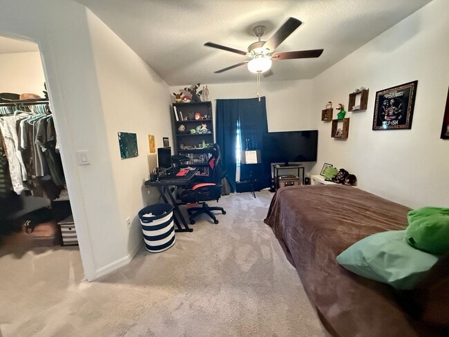 Building Photo - Bryant Square 2/2.5 1 car garage