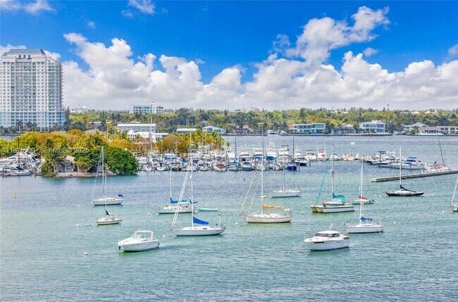 Building Photo - 7904 West Dr