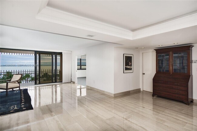 Building Photo - 2 Grove Isle Dr