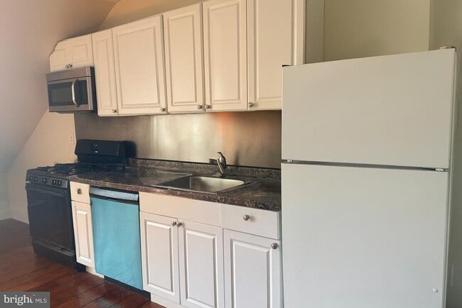 Building Photo - 1209 Spruce St