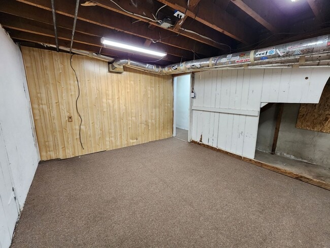 Building Photo - 3Spro2300 (Duplex)