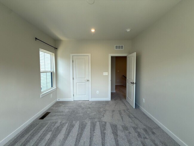 Building Photo - 14441 Albemarle Point Pl