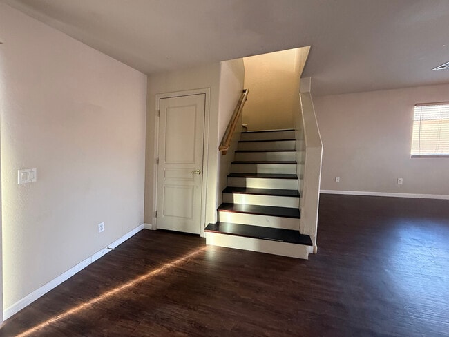 Building Photo - 22033 W Mohave St