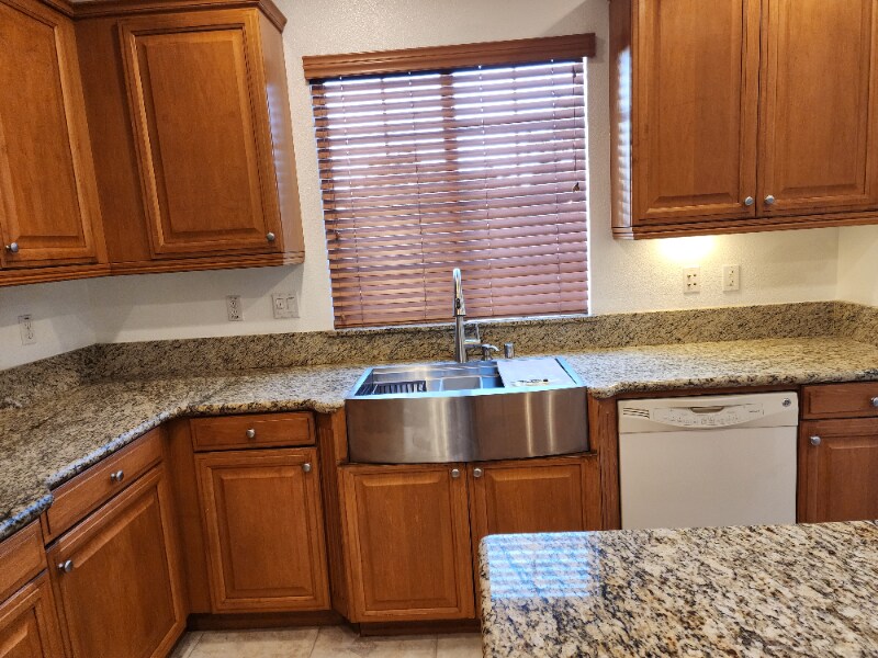 Building Photo - 1168 Pimento Dr