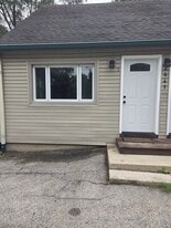Building Photo - 2441 Sandpoint Rd