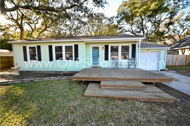 Building Photo - 305 Okaloosa Rd NE