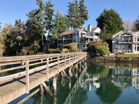 Building Photo - Very rare in town Winslow waterfront Condo...