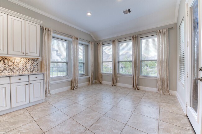 Building Photo - 19403 Trinity River Dr