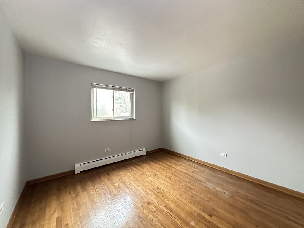 Building Photo - 1639 Oakwood Ave