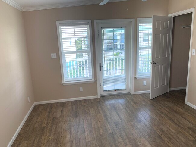 Building Photo - 28532 Channel View Dr