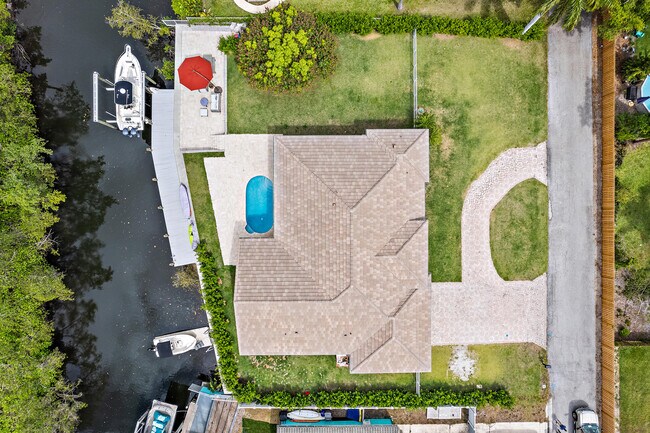 Primary Photo - 14151 Little Cypress Cir