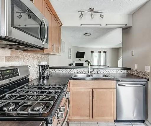 Building Photo - 1565 Springleaf Ct SE