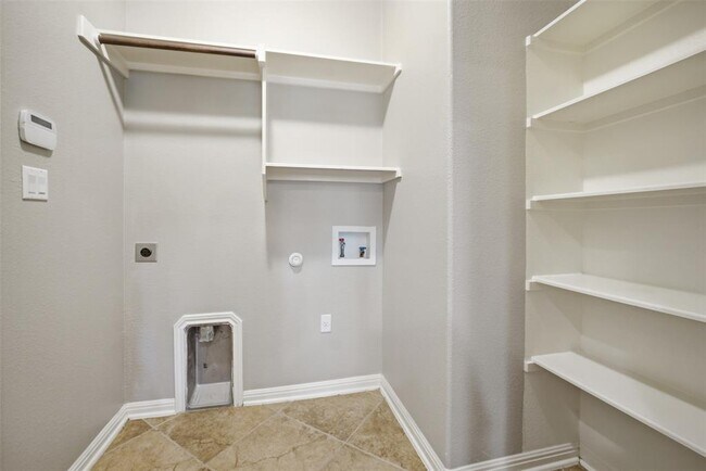Building Photo - 16100 Spillman Ranch Loop