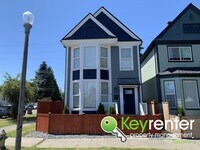Building Photo - Newly Remodeled Centrally Located Tacoma H...