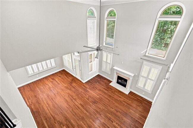 Building Photo - 3135 Carrick Rd