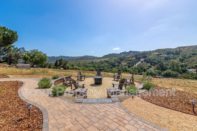 Building Photo - 471 Stewart Canyon Rd