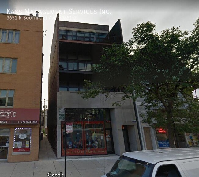 Building Photo - 3651 N Southport Ave