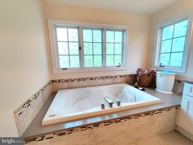 Building Photo - 7500 Tahoe Ct