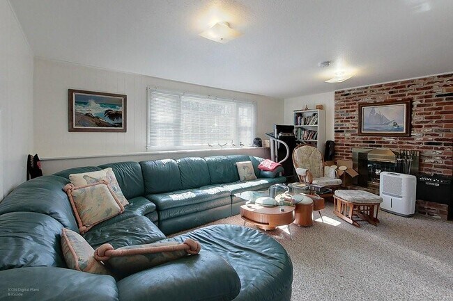 Building Photo - 88 Woodland Dr