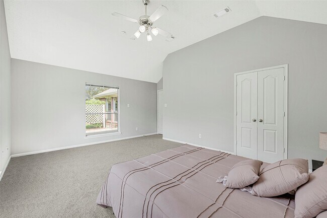 Building Photo - 23223 Diamond Knoll Ct