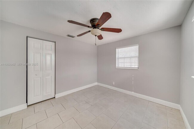 Building Photo - 5900 N Farragut Dr