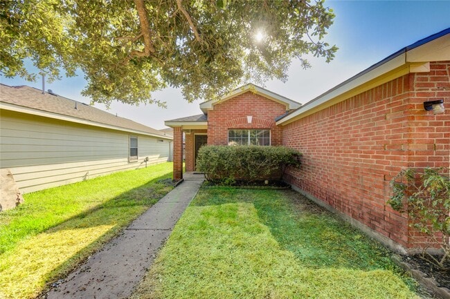 Building Photo - 15507 Western Skies Dr