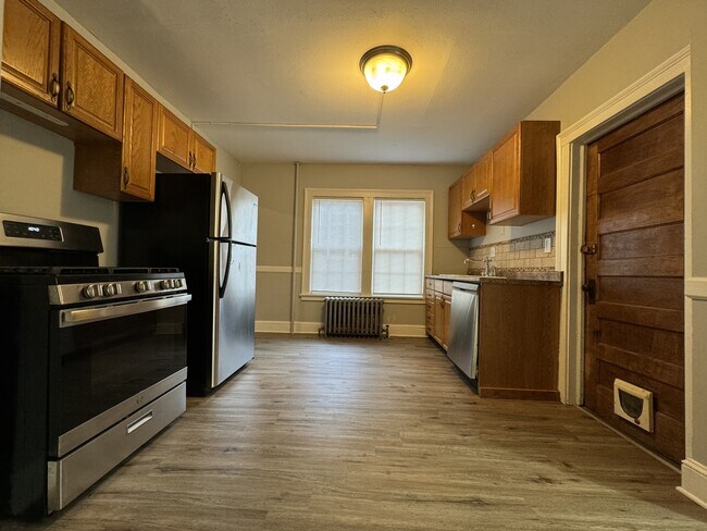 Building Photo - 18 Burgoyne St