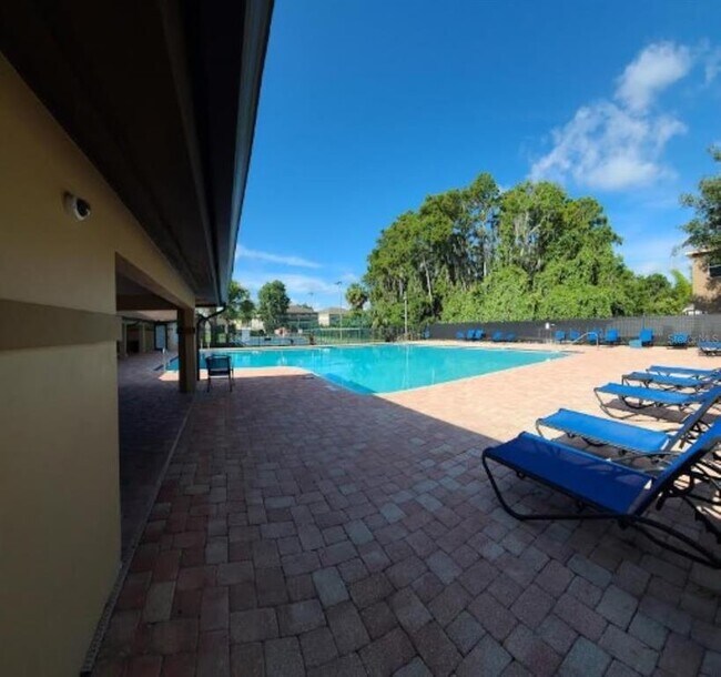Building Photo - 1501 Rincon Dr
